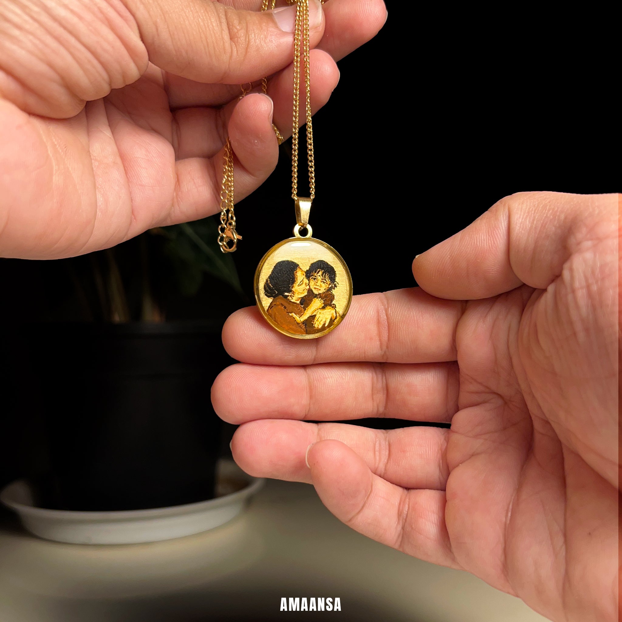 Luxury 18k gold PVD pendant mother toddler black white photo reference handpainted miniature art friendship gift kissing cheek childhood memory burnt umber technique stainless steel memorial treasure piece