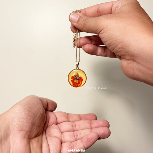 Handpainted Kalika Mata pendant semicolor handing from the hand with a chain, miniature art 18k gold PVD locket gold base red hibiscus flower garland goddess devotional jewelry divine protection spiritual keepsake religious collectible necklace